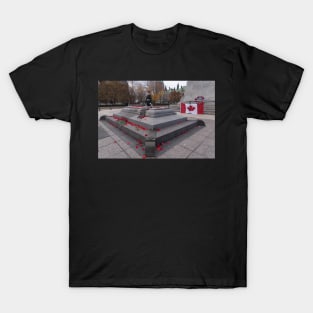 Canadian War Memorial in Ottawa, Canada T-Shirt